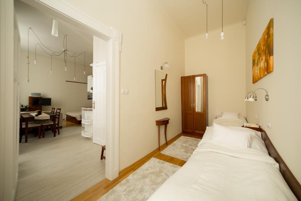 Family Buddha Apartment Budapest Exterior foto